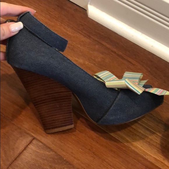 Fun, wedge heeled sandal - Picture 4 of 5